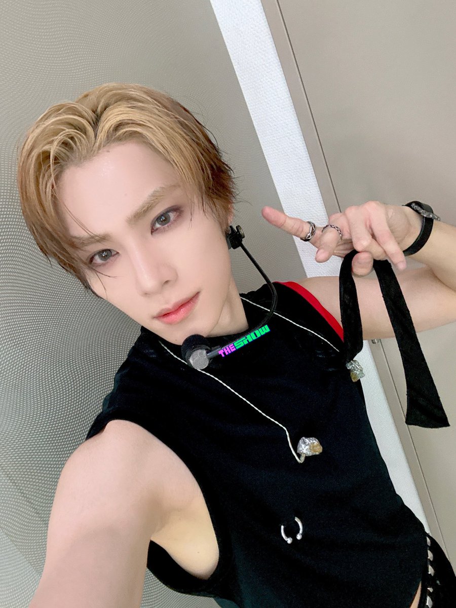 가나디 셀카도 있어요 ᐡ-᷅ ·̫ -᷄ᐡ 🔥💚
