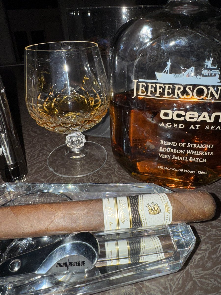 David_CGCB91's tweet photo. A proper ending to a Monday https://t.co/OzVJteEBjb
