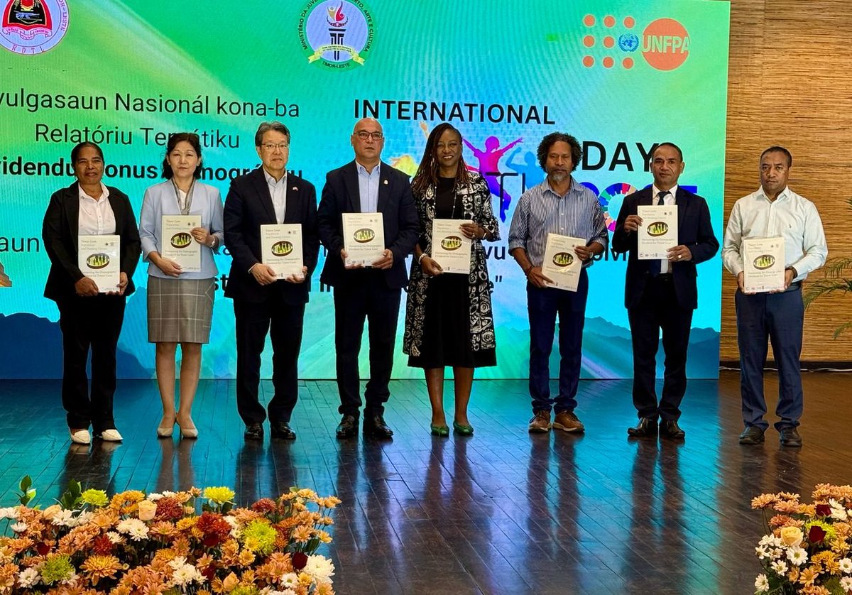 UNTimorLeste's tweet photo. 🌏💡“Youth are not just the future, they are the present. Their voices, energy &amp; ideas are essential for #SDGs in #TimorLeste.” - RC @FunmiB
On #YouthDay2025, we launched the Demographic Dividend Monograph, a roadmap to harness the power of 🇹🇱youth
#IYD2025 #YouthLead #TimorLeste https://t.co/jRDiphxSve