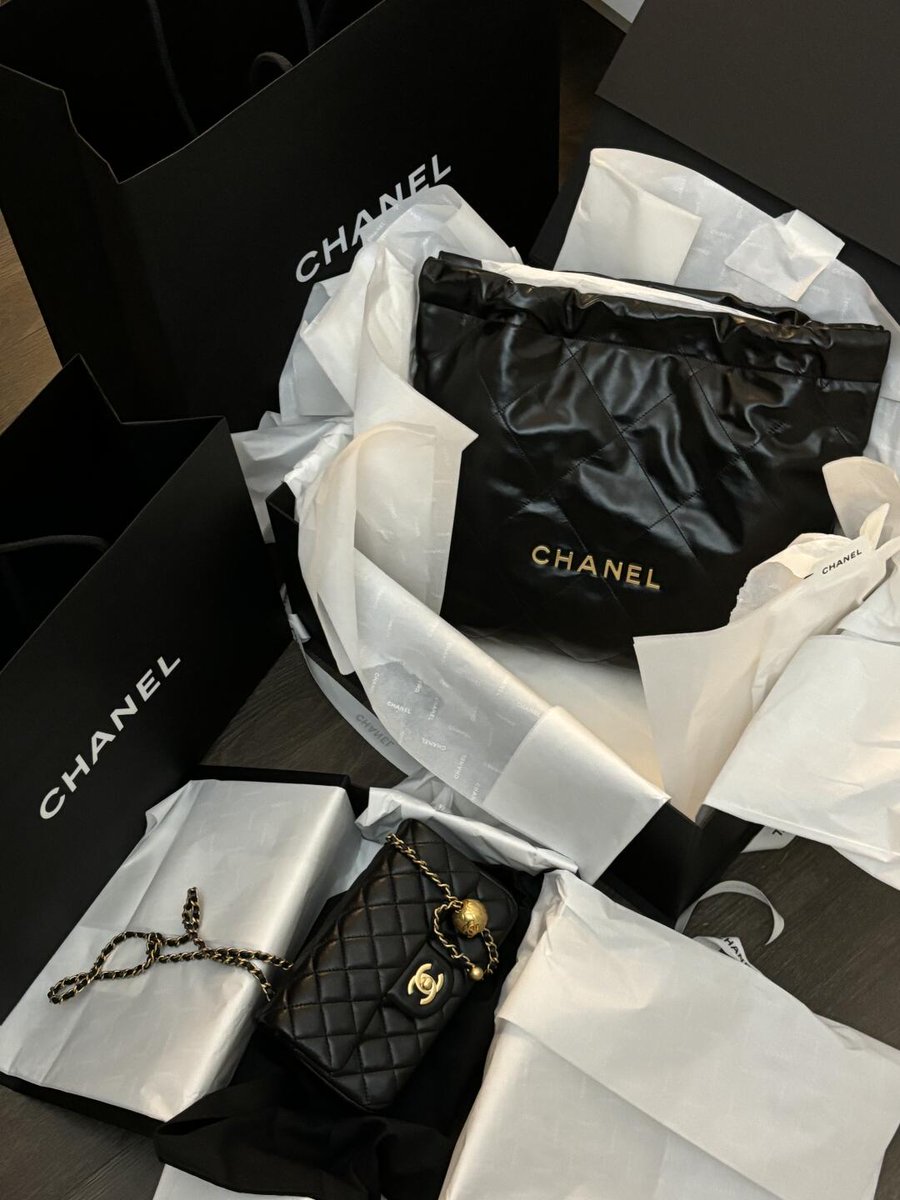 Quickprint2uAva's tweet photo. Luxury in every detail. ✨👜 #ChanelLove https://t.co/2p2f5UZHQO