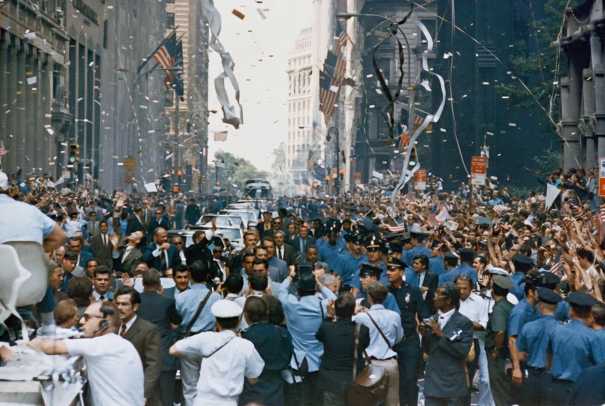 contactlight69's tweet image. They went to the #Moon and back. What happened next? The #Apollo11 #astronauts &amp;amp; wives visited 27 cities, in 24 countries, in 39 days.  New York gave them largest tickertape parade ever! August 12, 1969

contactlight.de