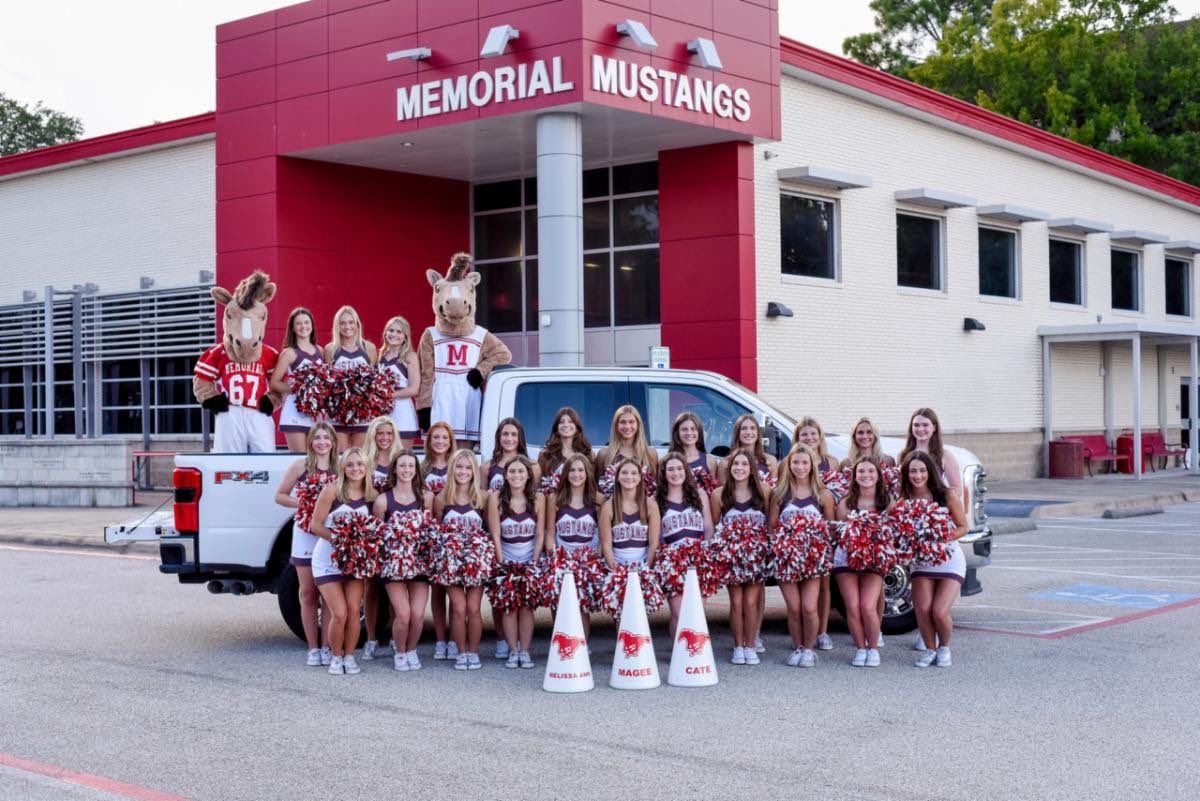 The ladies that cheer 📣 us on, thankful 😌 #MustangNation <a href="/sbisdathletics/">Spring Branch ISD Athletics</a>