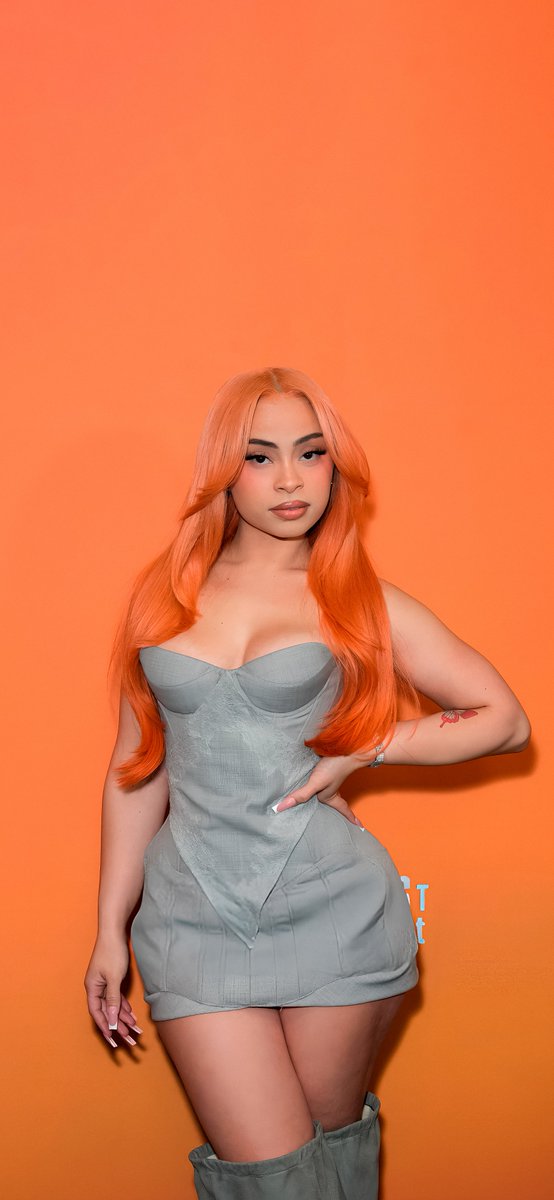 thespiceshrine's tweet image. Ice Spice at the &quot;Highest 2 Lowest&quot; premiere in NYC

#Icespice #Wallpaper #Lockscreen #Upscaled #Enhanced