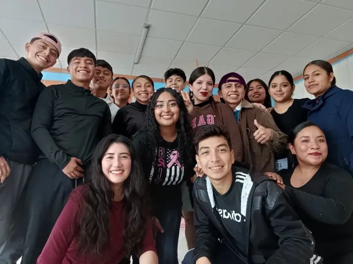 Historia de la danza, impartida por la maestra Denisse Águila.

En esta materia los alumnos exploran diversas obras dancísticas, desde la época prehispánica hasta las expresiones contemporáneas, considerando distintos contextos culturales, sociales e históricos.

#IMX #SomosIMX