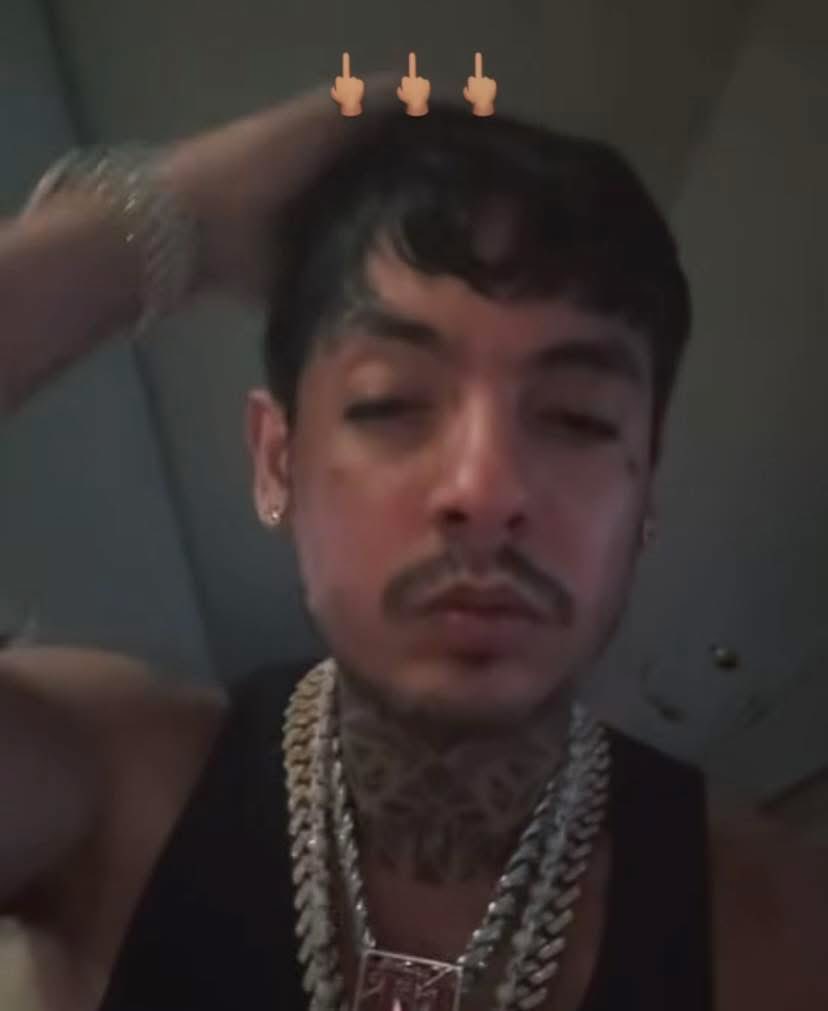 mi cara despues de darle en su mdr3 al dj y su laptop