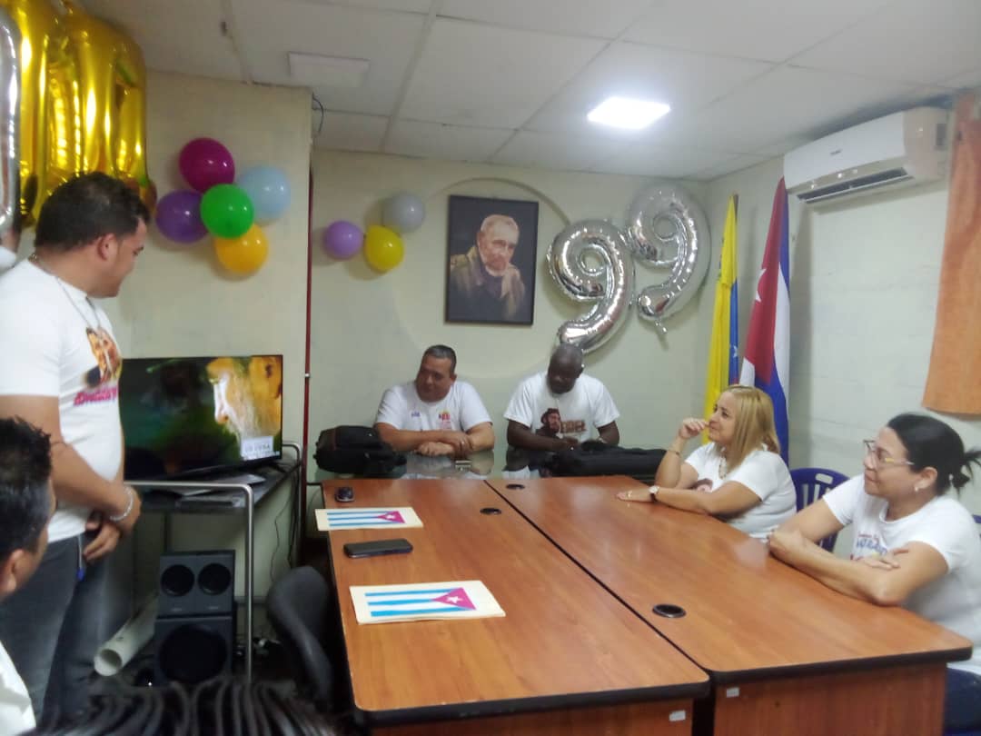 🇨🇺Estado Miranda 🇻🇪
Se realiza vespertino especial en la coordinación del estado en saludo al 99 cumpleaños de nuestro Comandante en Jefe Fidel Castro Ruz con la juventud como protagonista evocando el legado histórico del Líder eterno.
#CubaPorLaVida
#CubaCoopera
#100AñosConFidel