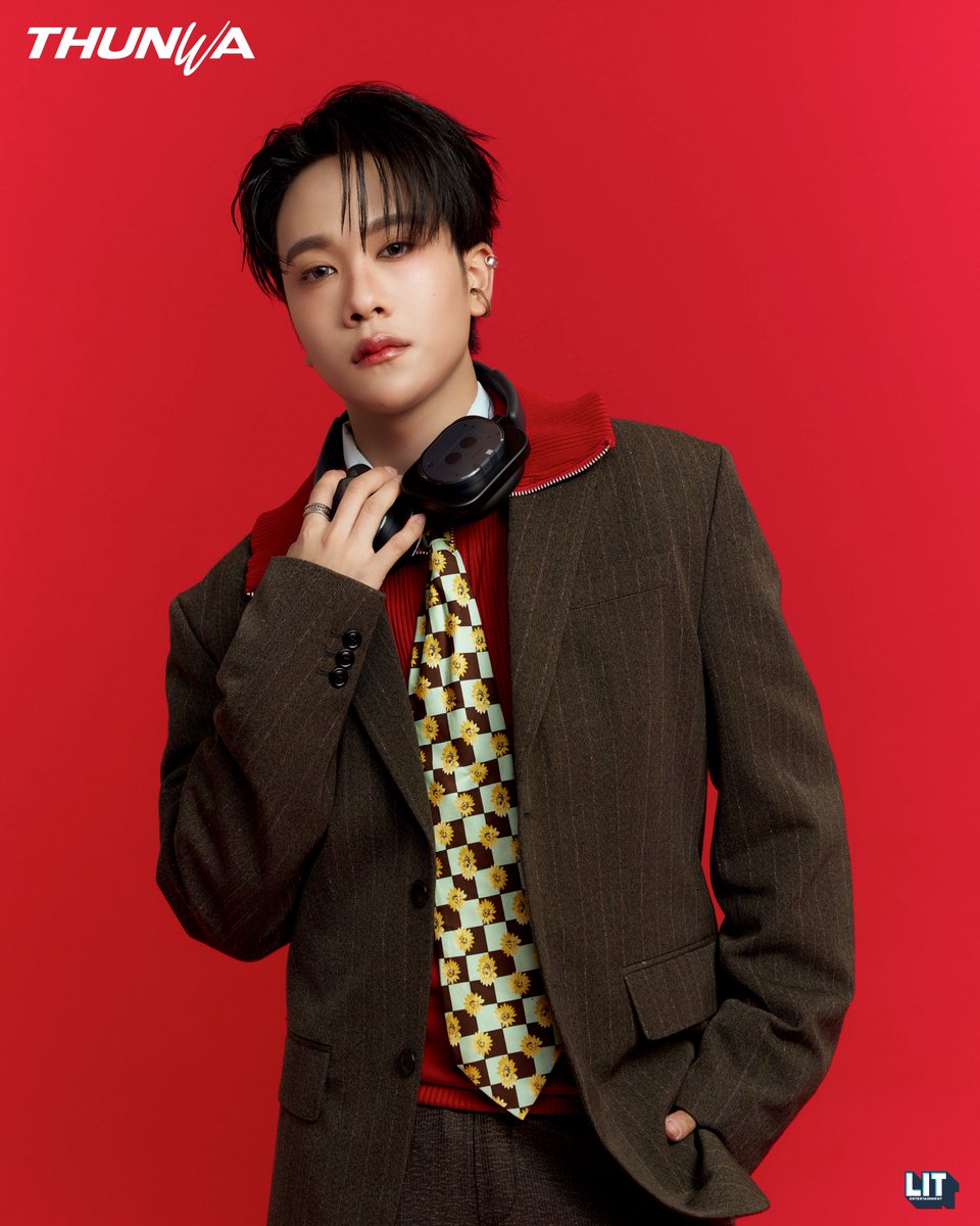 THUNWAofficial's tweet photo. ‘𝙏𝙃𝙐𝙉𝑊𝘼’

#THUNWA
#litentertainmentth https://t.co/UuDL2jVxfD