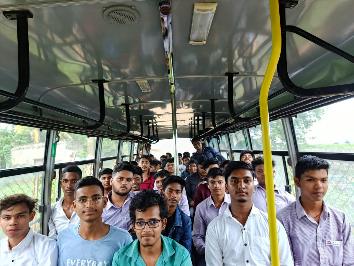 RaajdhaniC's tweet image. 📍 𝗗𝗮𝘆-𝟮 | 𝗜𝗻𝗱𝘂𝗰𝘁𝗶𝗼𝗻 𝗣𝗿𝗼𝗴𝗿𝗮𝗺 “अभ्युदय 𝟮𝗞𝟮𝟱”
𝗥𝗮𝗮𝗷𝗱𝗵𝗮𝗻𝗶 𝗘𝗻𝗴𝗶𝗻𝗲𝗲𝗿𝗶𝗻𝗴 𝗖𝗼𝗹𝗹𝗲𝗴𝗲 [𝗥𝗘𝗖], 𝗕𝗵𝘂𝗯𝗮𝗻𝗲𝘀𝘄𝗮𝗿, continues its journey of learning and values. Today, we head towards 𝗥𝗮𝗺𝗮𝗸𝗿𝗶𝘀𝗵𝗻𝗮 𝗠𝗶𝘀𝘀𝗶𝗼𝗻