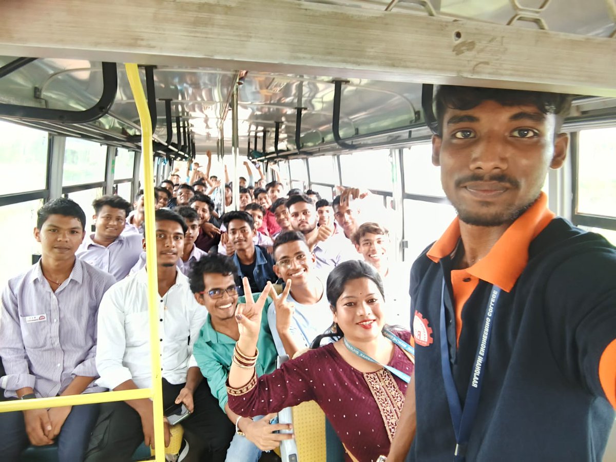 RaajdhaniC's tweet image. 📍 𝗗𝗮𝘆-𝟮 | 𝗜𝗻𝗱𝘂𝗰𝘁𝗶𝗼𝗻 𝗣𝗿𝗼𝗴𝗿𝗮𝗺 “अभ्युदय 𝟮𝗞𝟮𝟱”
𝗥𝗮𝗮𝗷𝗱𝗵𝗮𝗻𝗶 𝗘𝗻𝗴𝗶𝗻𝗲𝗲𝗿𝗶𝗻𝗴 𝗖𝗼𝗹𝗹𝗲𝗴𝗲 [𝗥𝗘𝗖], 𝗕𝗵𝘂𝗯𝗮𝗻𝗲𝘀𝘄𝗮𝗿, continues its journey of learning and values. Today, we head towards 𝗥𝗮𝗺𝗮𝗸𝗿𝗶𝘀𝗵𝗻𝗮 𝗠𝗶𝘀𝘀𝗶𝗼𝗻
