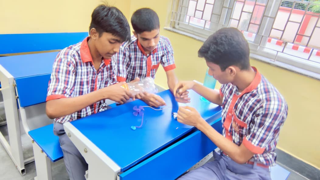 kvdalgaon's tweet image. PM Shri KV Dalgaon celebrated Tinkering Day with creativity, innovation, and hands-on learning. Proud of our young innovators! 

#MegaTinkeringDay #ATLReflections    #WhatWeBuilt     #MTD2025

@KVS_HQ
@GuwahatiKvs 
@kvdalgaon