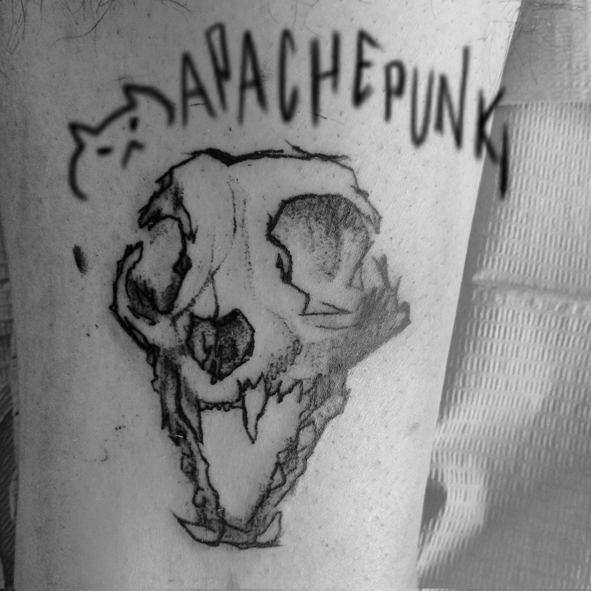 mirad el tattoo tan xulo que hice ayer a <a href="/YoelRQ14/">•» 𝕐𝕠𝕖𝕝ℝℚ_𝟙𝟜 »• 🦖</a> !!