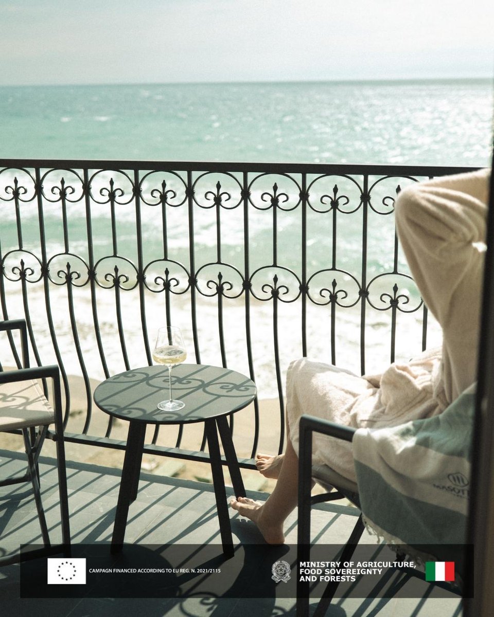 Masottina_Wines's tweet photo. Bare feet. Sea breeze. A glass of Masottina.
Not every morning needs a plan.
#SummerMood #MasottinaMoments #ProseccoOClock @hnwines https://t.co/C9Dfomm7ut