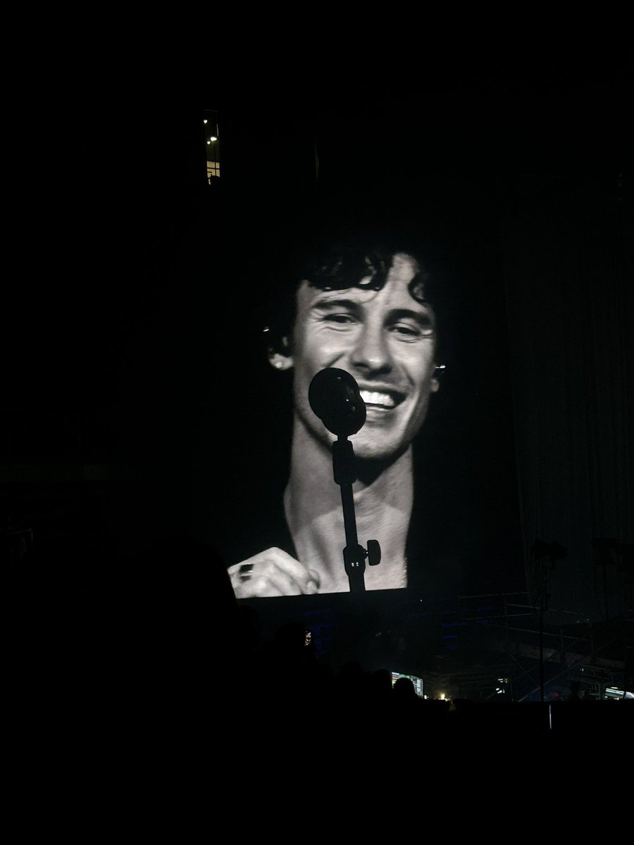 sunflowershawnx's tweet image. i miss you!!  #OnTheRoadAgainKrakow #OnTheRoadAgain