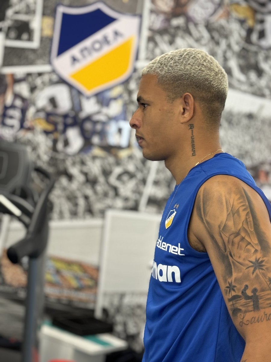 apoelfcofficial's tweet photo. New face #DiegoRosa #APOELFC #monoAPOEL https://t.co/xFWDNr1BdY