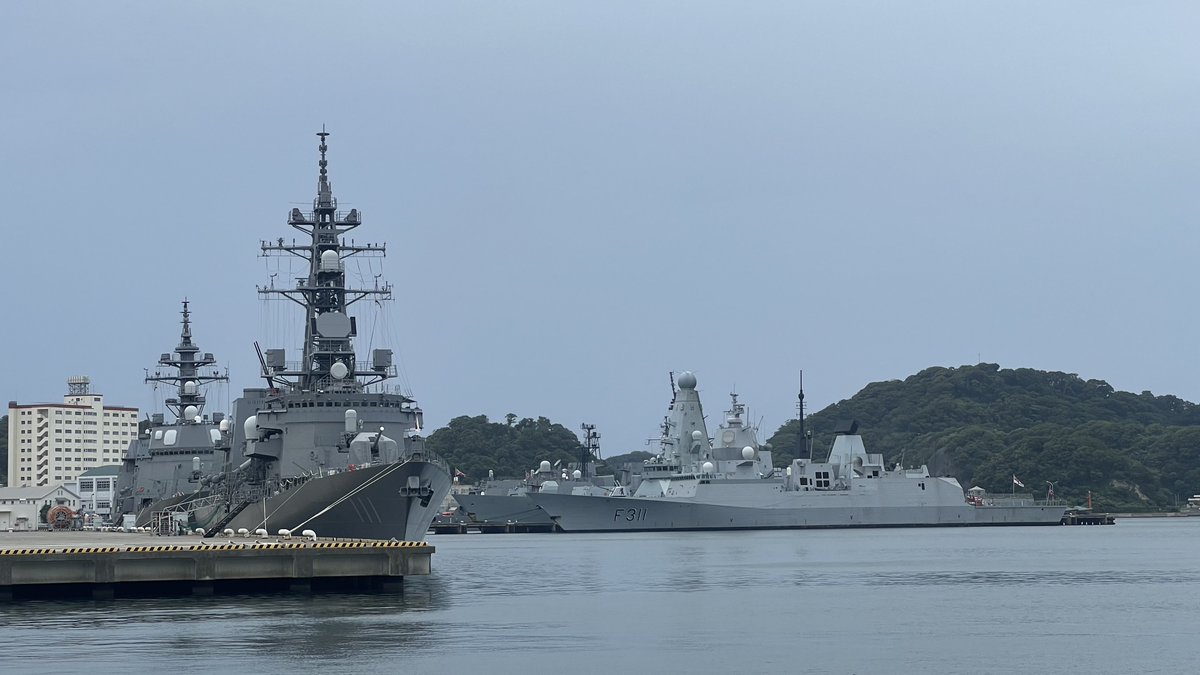 ドーントレス イギリス海軍 フリゲート 45型駆逐艦 -