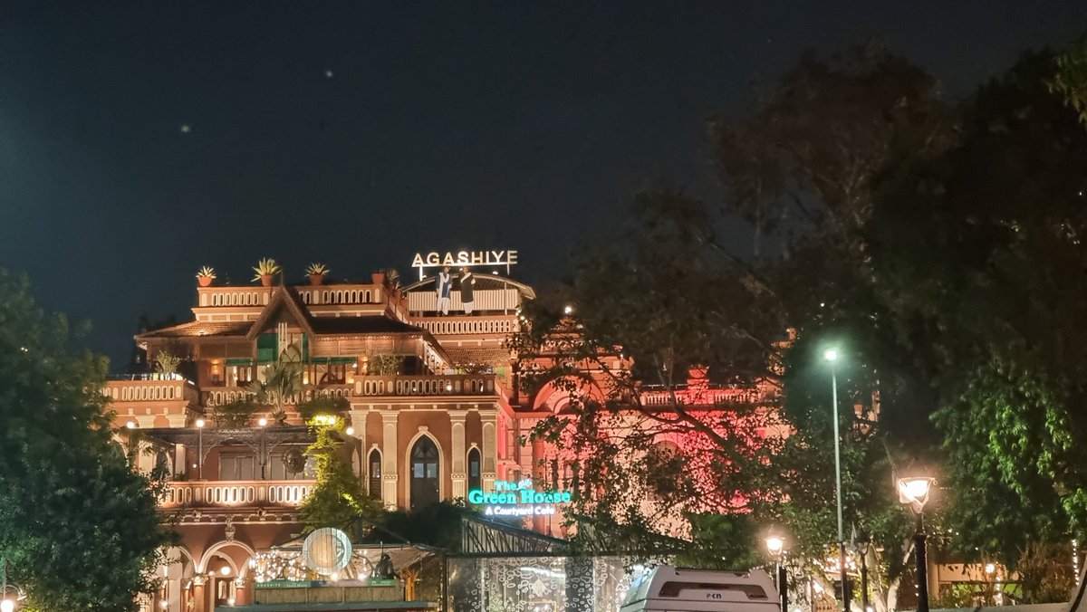 dhruman39's tweet photo. We were at that #amazingplace which always had fascinating #vibes!
The #restaurant that beautifully blends #traditional Gujarati #recipes served in a 300 year old #architectural charm!
An #experience of its own, Agashiye is ancestral #haveli of Sheth Mangaldas Girdhardas!
1/2 https://t.co/0YWMeKv8Of