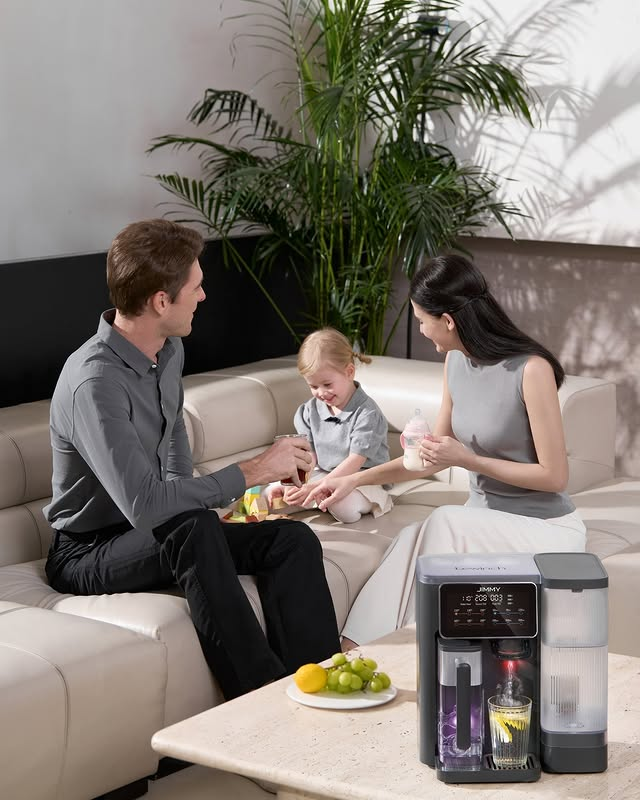 JimmyTech_EU's tweet photo. Safe water. Happy family.

✅ Safe for babies
✅ Loved by adults
✅ Always ready to pour

One click. One family. One routine.

#Jimmy #Jimmyeu #JimmyR9 #FamilyHydration #WaterPurifier #BabySafe #SmartHomeEssentials https://t.co/qsqpTeeoxE