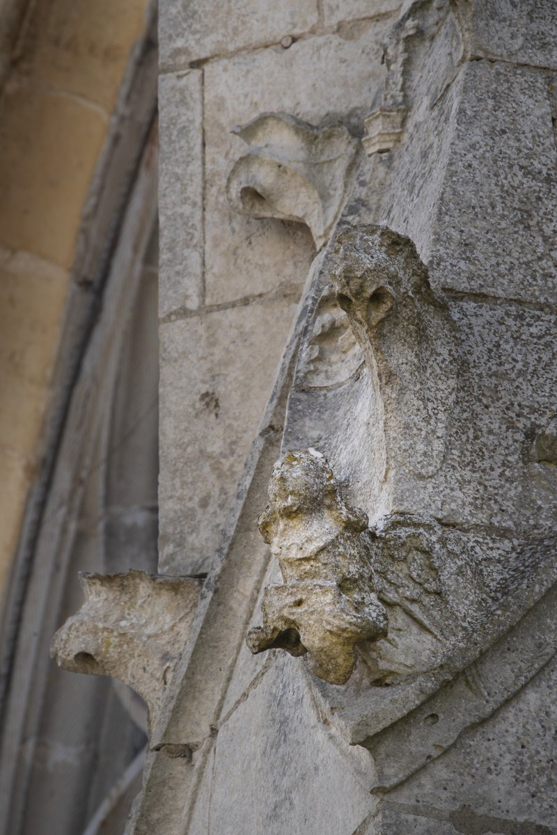 Que visiter cet été en Pays de la Loire ? 🤔

🌊 Prenez la direction des Sables d’Olonne pour explorer le chœur de l’église Notre-Dame d’Olonne.
Mathilde Pubert, chercheuse et doctorante, vous propose de plonger dans l’histoire fascinante de ce bâtiment d’exception. Une interview