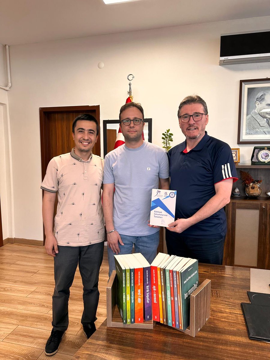 KBU_ITBF's tweet photo. Doç. Dr. Selçuk Atay, Yürüttüğü Çalışmalar Hakkında Prof. Dr. Muhittin Kapanşahin’i Bilgilendirdi

https://t.co/dIVMf1dK3j https://t.co/dvRGpJXnkA
