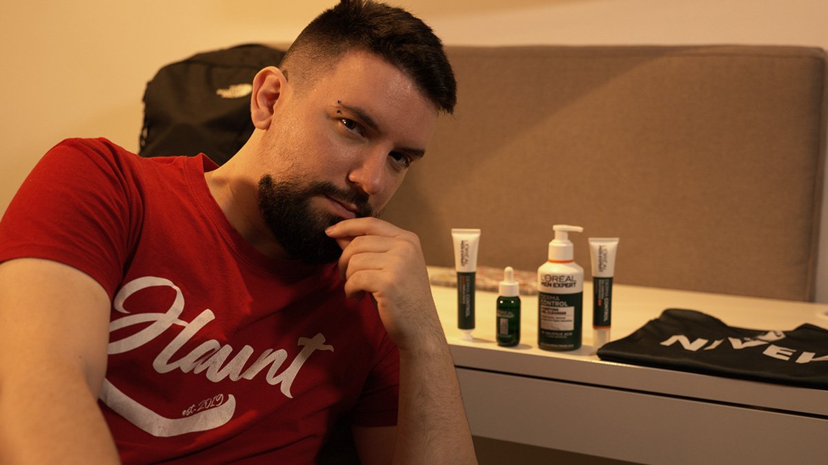 Phantasmagg's tweet photo. 🔹Για να μένεις πάντα clean—Derma Control από το Men Expert της @lorealparis
1-Gel Καθαρισμού για Λιπαρή Επιδερμίδα!
2-Serum για τα σημάδια της ακμής!
3-Ενυδατική κρέμα για λιπαρή επιδερμίδα!
4-S.O.S Pimple Paste για τα επίμονα σπυράκια!
#MenExpert #TPxMenExpert #DermaControl https://t.co/9Dvww2qr63