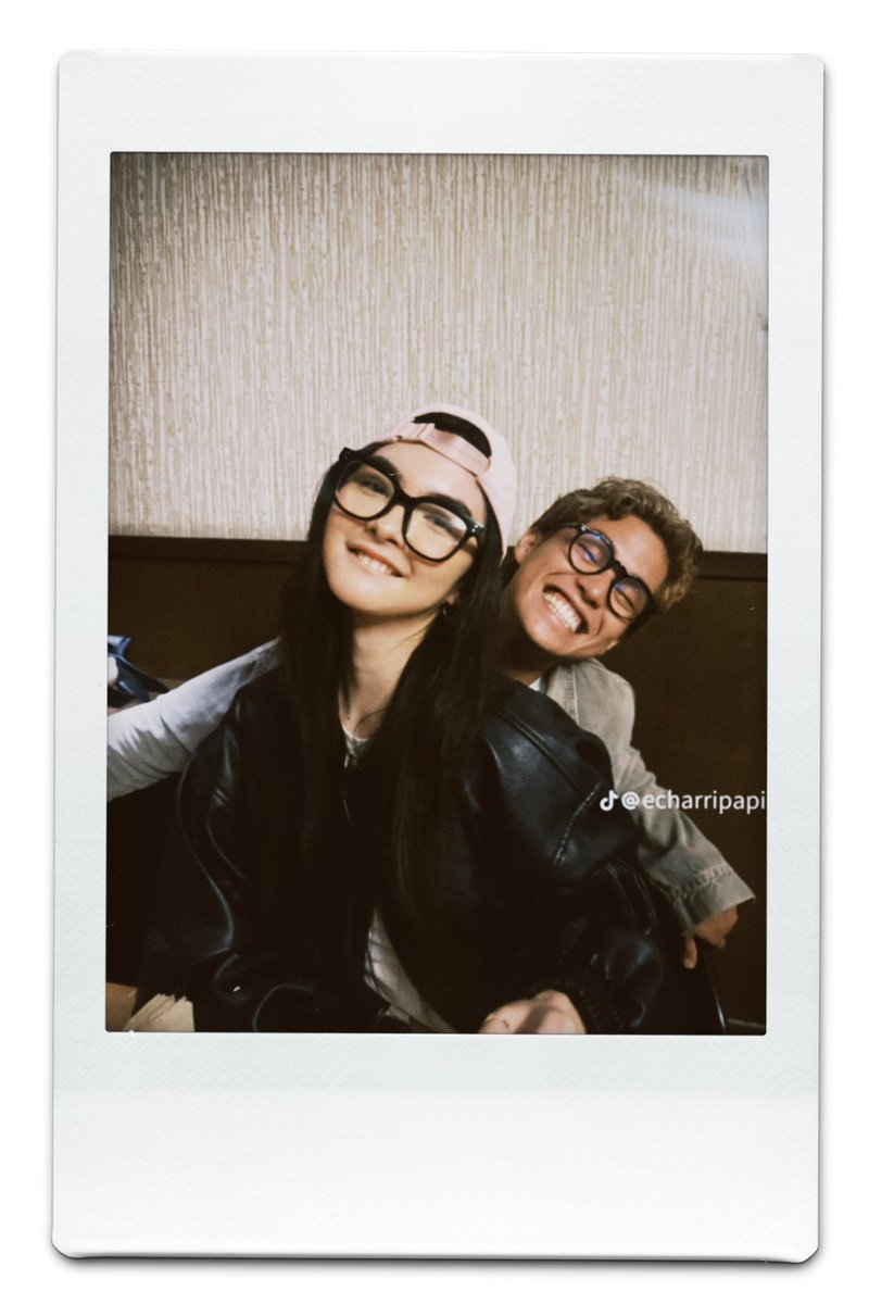 FangirlDiary22's tweet photo. Hello, kaka online lang.. ito na ba si Justin &amp; Hailey Beiber?

Gosh, these two can goof around but the chemistry &amp; connection is top tier. Like they can just stand beside each other doing nothing and it would still be kilig. Hay #KaiKyle, wat r u doing to me

KAIKYLE HARD LAUNCH https://t.co/ffRoFryuZh