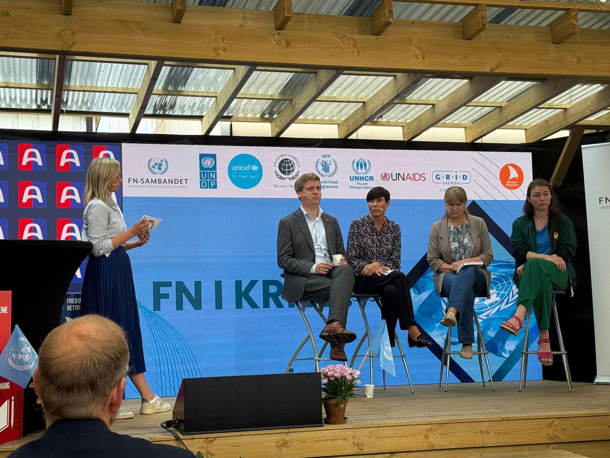 UNHCR_NE's tweet photo. UNHCR is at #arendalsuka 🇳🇴. On the agenda: the UN, humanitarian aid, and what Norway can do.

Day 1 takeaways:
👉Conflicts rising, aid budgets shrinking, political will shifting
👉The UN has always faced crises
👉Aid = stability
👉We must stay the course - even when it’s tough. https://t.co/kgDWrvG1To