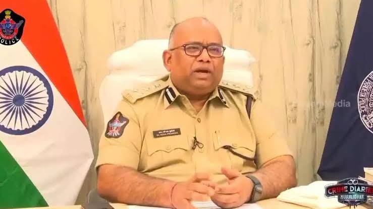 CBNBK6's tweet image. నాడు ఉమేష్ చంద్ర            నేడు కోయ ప్రవీణ్ 

#Pulivendula రౌడీలను control లో పెట్టిన INDIAN POLICE SERVICE 🥵💥🥵