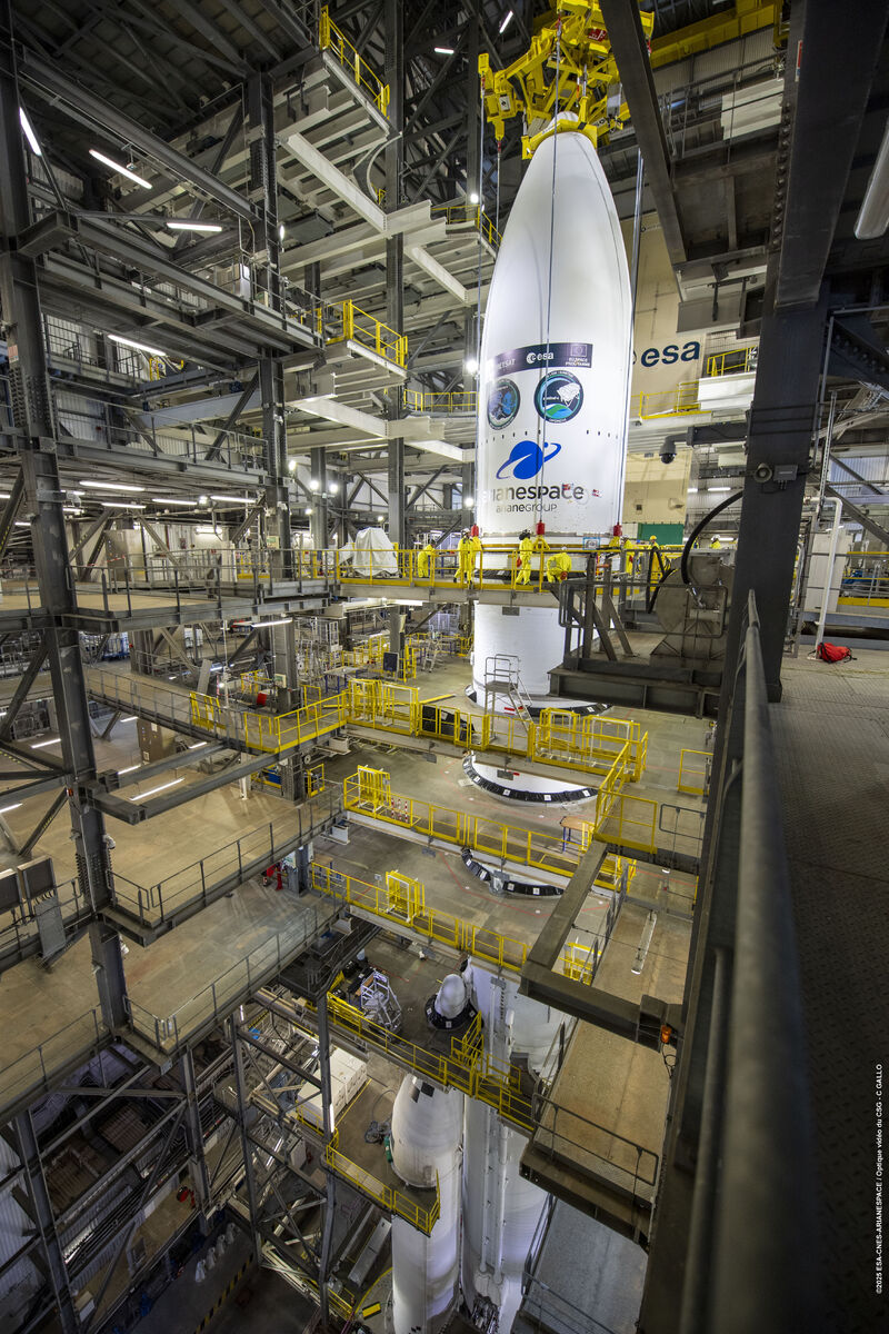 DLR_SpaceAgency's tweet photo. Bald ist Launch-Tag! 🚀
Die letzten Instrumente sind geprüft, die #Ariane6 -Rakete von @ESA_transport  &amp; @Arianespace sieht perfekt aus und #METimage ist sicher verstaut! 🛰 https://t.co/SfqnmIO0oW