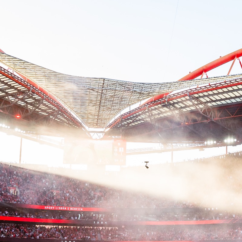 ogcnice's tweet photo. Benfica - Nice diffusé en clair gratuitement ce soir ✔︎

📲 sur @BFMCotedazur
📲 sur l'ensemble des antennes locales de @BFMTV
📲  sur les chaînes YouTube &amp; Twitch de @RMCsport 

#slbogcn