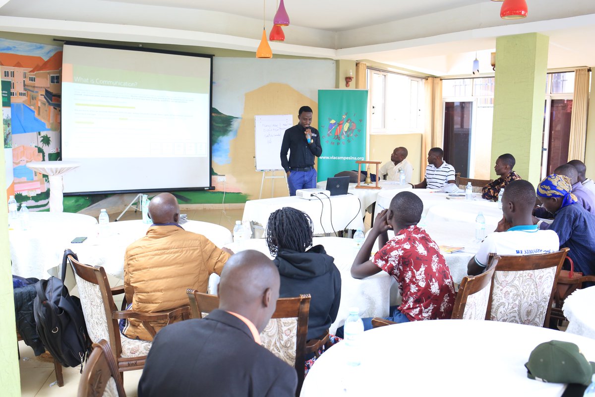 ESAFFUG's tweet photo. They till, they feed, they transform, feeding nations, greening the planet & battling climate change despite hurdles like limited access to land & finance. 

On this #InternationalYouthDay as we celebrate our youth farmers, together with @LVCSEAf, we are building their capacities  on political economy, communication and agroecology in Mbale district. 

This is intended to position them as strategic actors in the peasant struggle for food sovereignty, land rights, and social justice.

#InternationalYouthDay