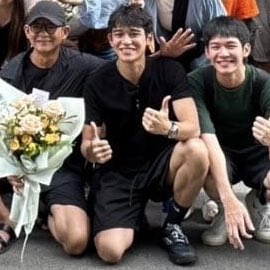 yukheicentric's tweet photo. HE’S SO CUTE https://t.co/hywC3IQFsy
