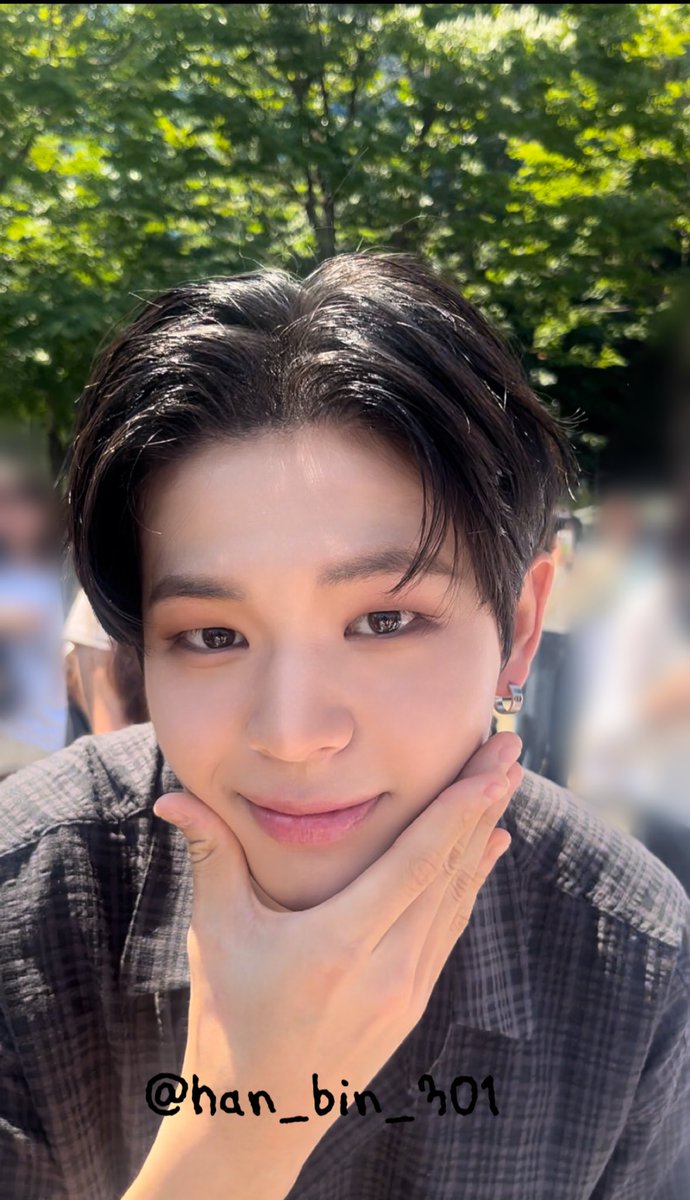 250812 일일팬매

우리 정현이 아궁빵💜

#이븐 #EVNNE #문정현 #MUNJUNGHYUN