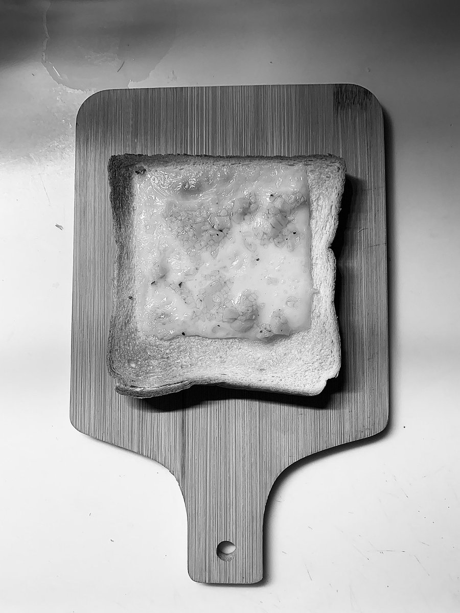 gohantomoko's tweet photo. #いつかのeats
#携帯カメラ
#Photomoko
#NOCOLOR 
#REALCOLOR
#garliccheesetoast https://t.co/UTqnfEukye