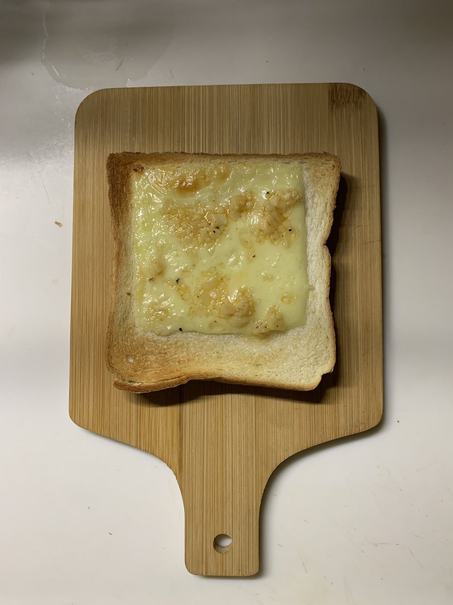 gohantomoko's tweet photo. #いつかのeats
#携帯カメラ
#Photomoko
#NOCOLOR 
#REALCOLOR
#garliccheesetoast https://t.co/UTqnfEukye
