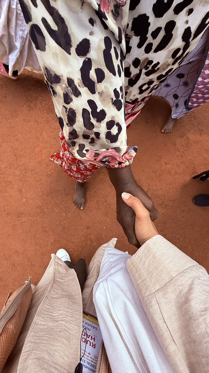 rudaynah_'s tweet image. الحمدلله تشرفت كوني من الوفد السعودي 🇸🇦 في مدينة مومباسا  🇰🇪☀️ 
للمشاركة في #المخيم_العالمي_الثالث_والعشرون 
تجربة جمعتنا بروح واحدة مع نخبة من طلاب الطب من دول العالم الإسلامي ✨
شكرًا لـ #WAMY و #FIMA على الفرصة الملهمة  ❤️
@byIMAKSA
