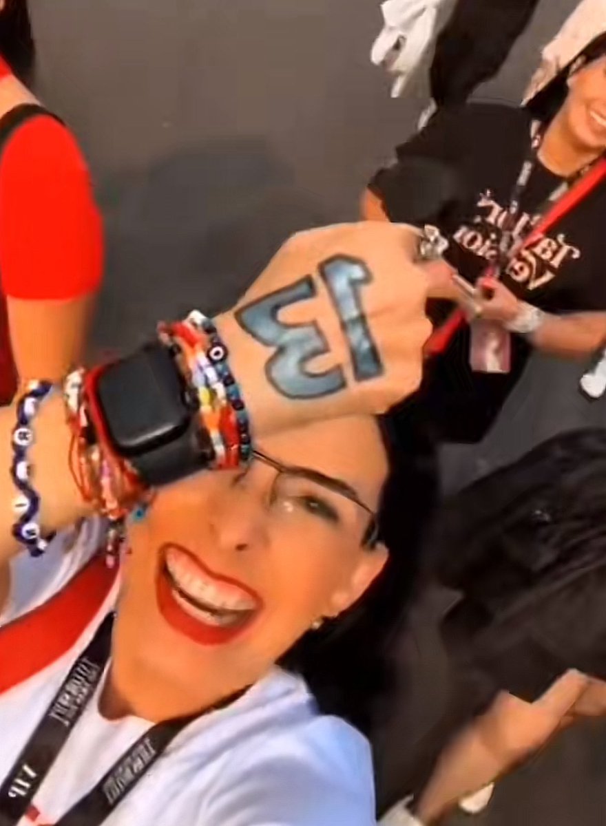 ALGUIEN LLÉVELE UN BOCINAZO A DALILAH Y DÍGANLE QUE TAYLOR ANUNCIÓ ALBUM POR FAVOR #LaCasaDeLosFamososMx