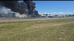 ankitajkhs's tweet image. Plane Carrying 4 Crashes Into Parked Aircraft During Landing at Montana Airport, Sparks Fire  🔥

#PlaneCrash #MontanaAirport #AircraftAccident #EmergencyLanding