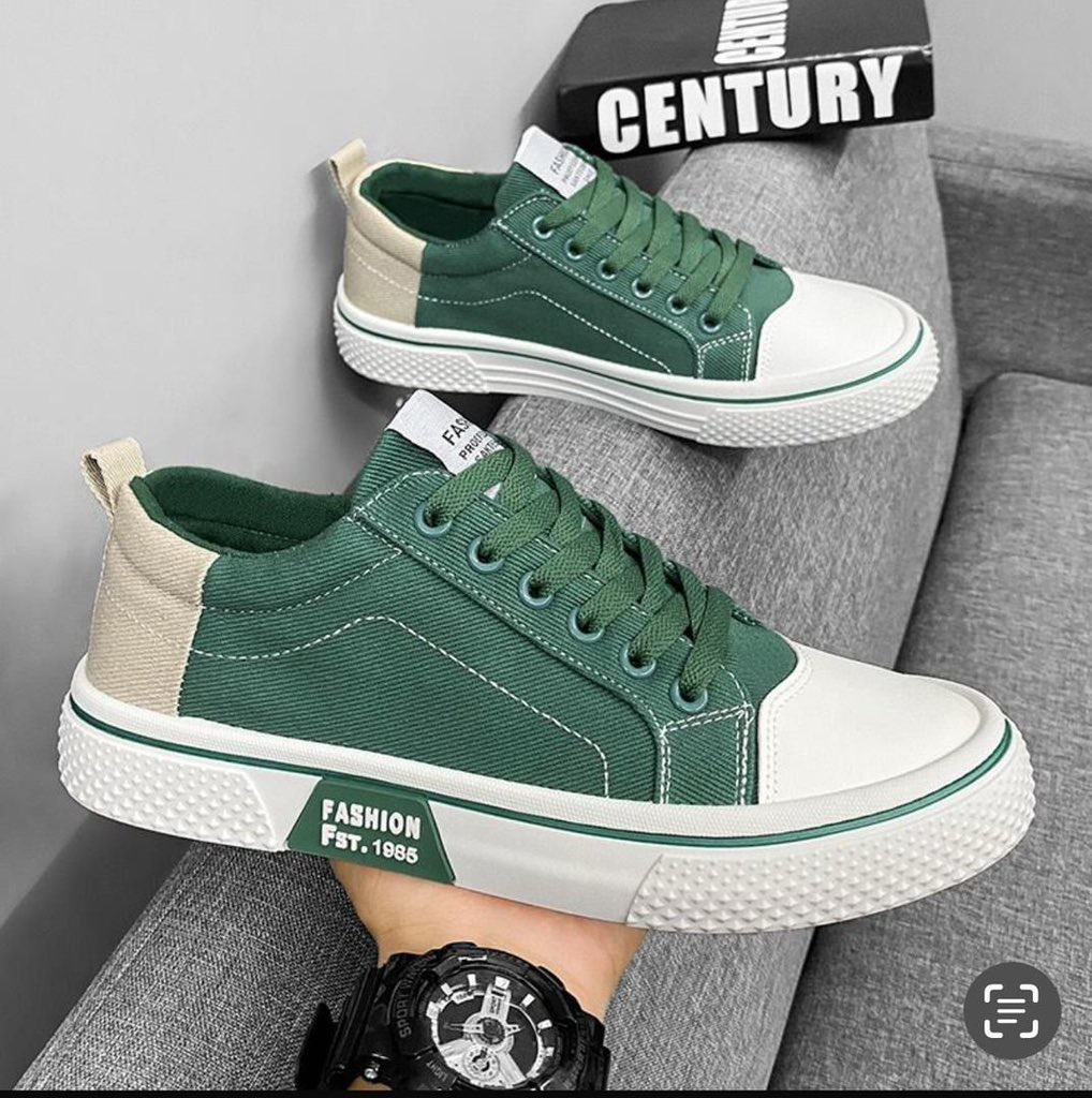 ErawShoePlug's tweet photo. Limited stock
Sizes 39-44 
85,000 shs 
WhatsApp 0751294934 for delivery https://t.co/5TRny6ZIVj