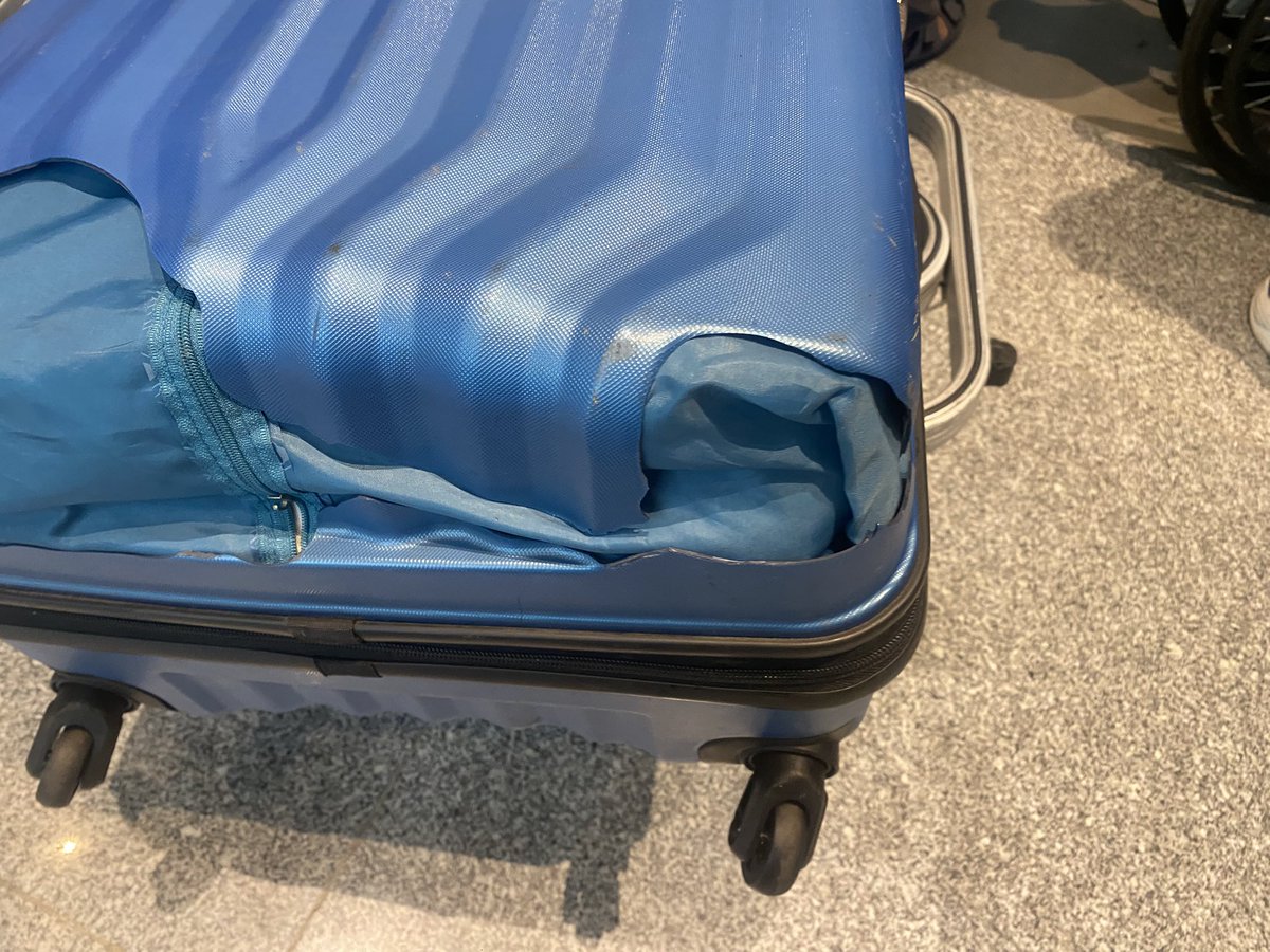 pavan03124's tweet photo. @airasia Is this how you handle baggage?
I was forced to carry mine outside the airport and walk.
This is unacceptable.
Report ID: DPRDADAK120850009FT https://t.co/GgOcnashoZ