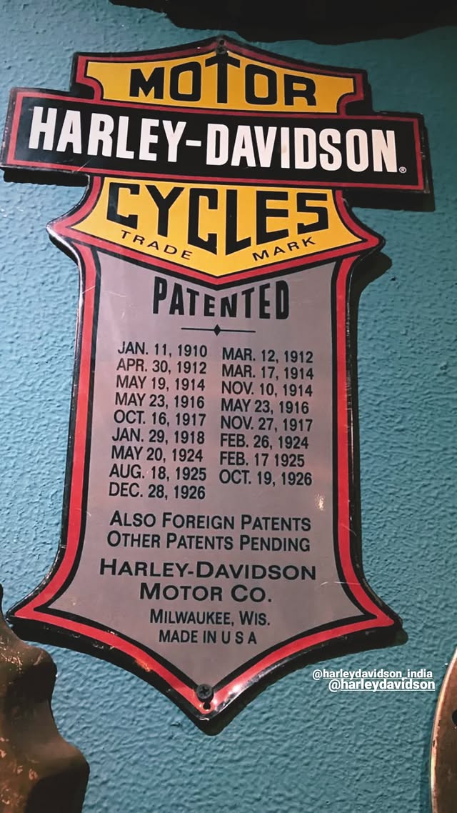 See this Instagram photo by <a href="/ashmar/">ria mello</a>.research instagram.com/p/DNPgHcRRNqF/… 

<a href="/harleydavidson/">Harley-Davidson</a>