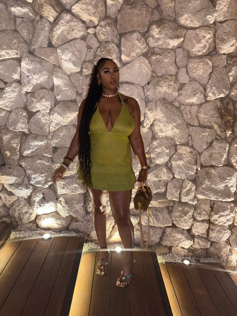 _Envyyyymee's tweet photo. New decade, same energy
Talk 30 to me🥂
#birthdayrecap #leoszn #Cancun https://t.co/xSQhVq2Ha1