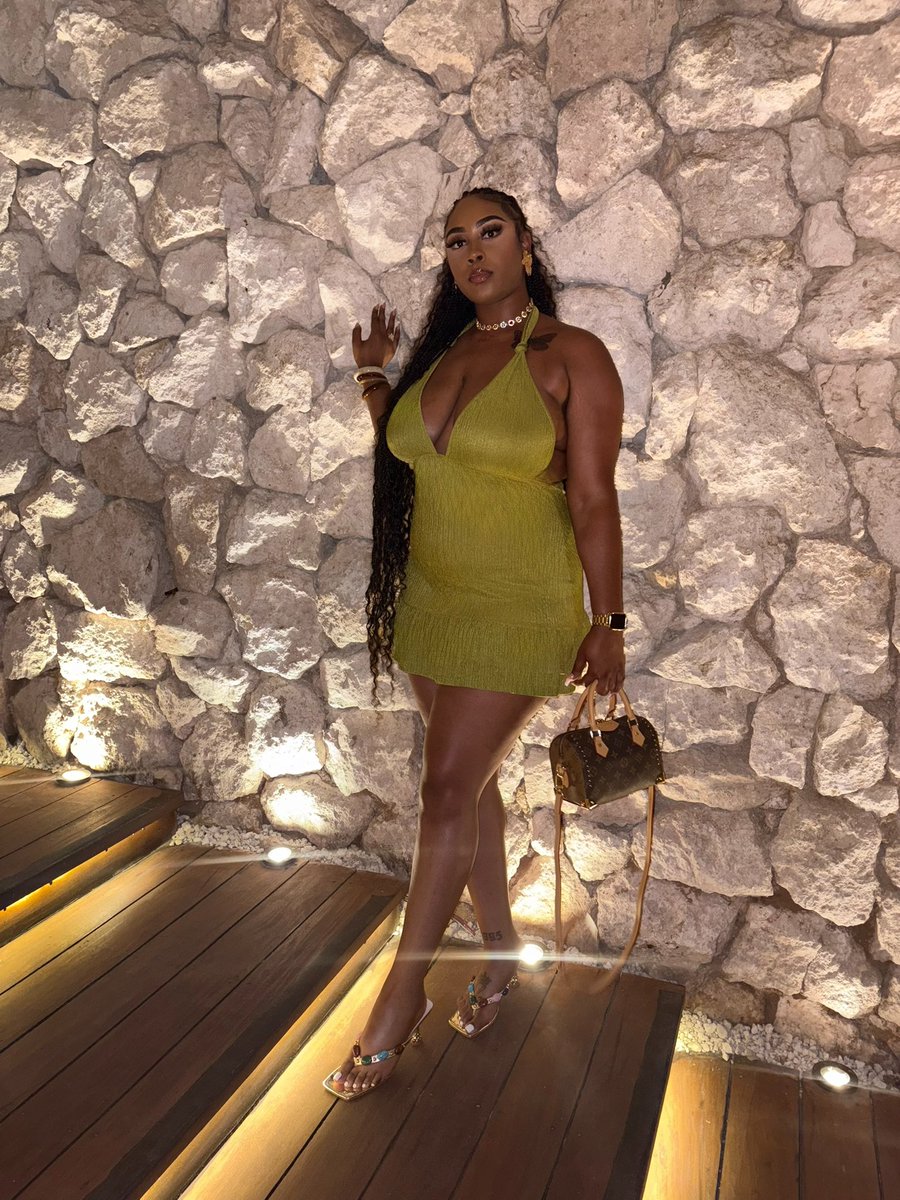 _Envyyyymee's tweet photo. New decade, same energy
Talk 30 to me🥂
#birthdayrecap #leoszn #Cancun https://t.co/xSQhVq2Ha1