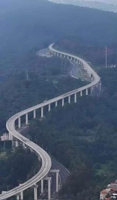 ✨😍Muchos se Confunden con Taiwán peero.. se equivocan es El tren que une a Toluca con la CDMX es majestuoso 💪🇲🇽