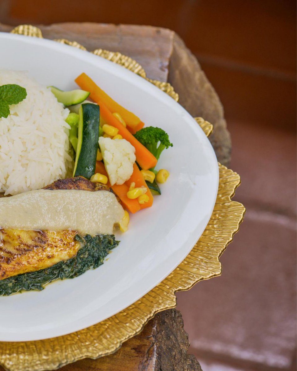 GazelleUG's tweet photo. Taste the flavors of Uganda🍽️Enjoy delicious local dishes served fresh from our on-site Our restaurant

📍Muyenga Bukasa
🌐https://t.co/RECWH3Azdz

#Local #Ugandan #foodie #foodporn #foodphotography #foodblogger https://t.co/uavrYzaQJE