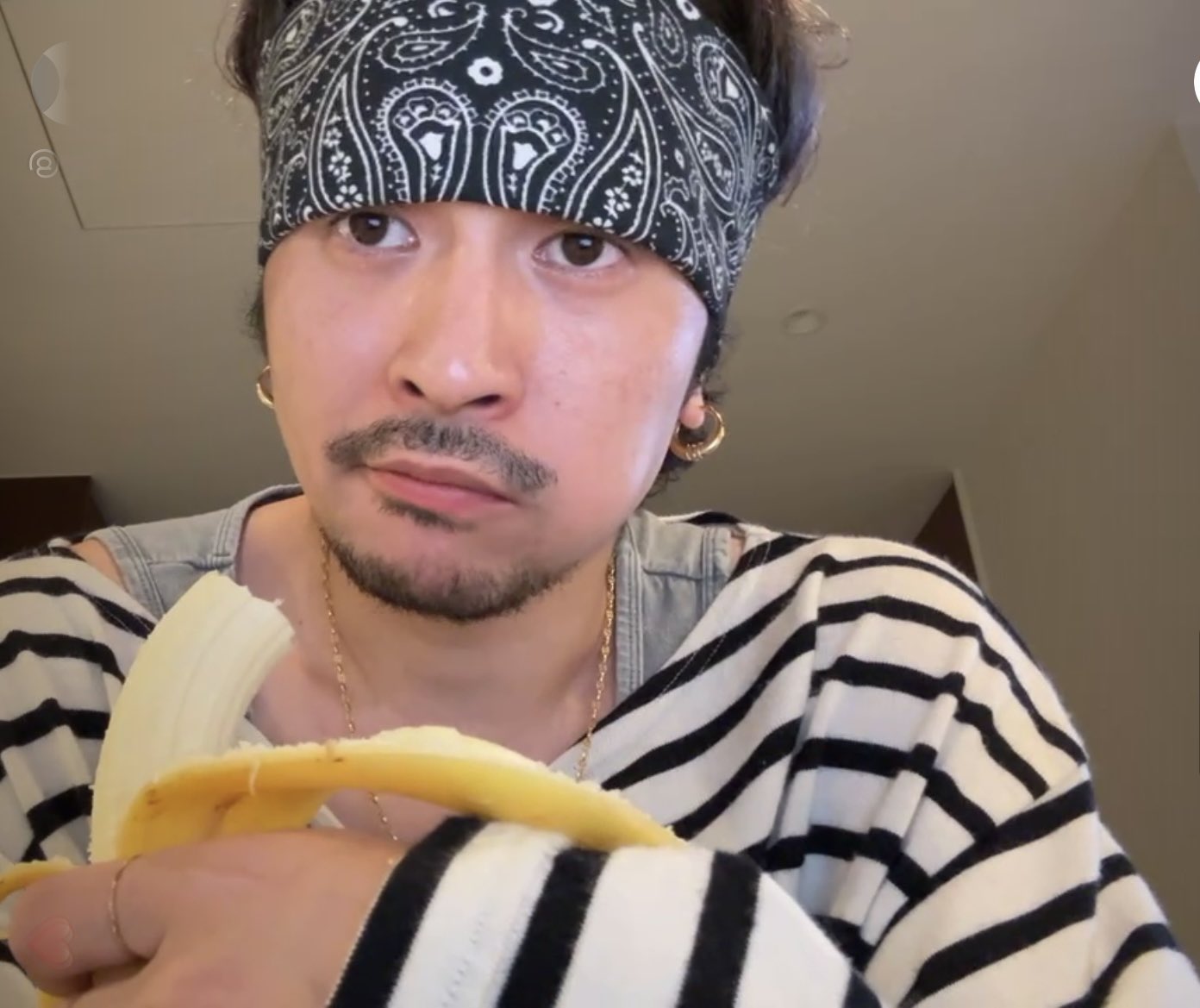 ビリーアイリッシュ BILLIE EILISH バンダナ ブラック BILLIE EILISH