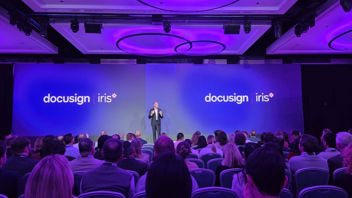 DocusignAPAC's tweet photo. 📣 Momentum25 keynote announcements from Docusign CEO, Allan Thygesen.

Announcing:
🤖 Docusign AI Agents
💻  Agreement Desk and Docusign Workspaces 

Learn more about Intelligent Agreement Management: https://t.co/hCCZ9G9BcZ https://t.co/lTYdKNzjFL