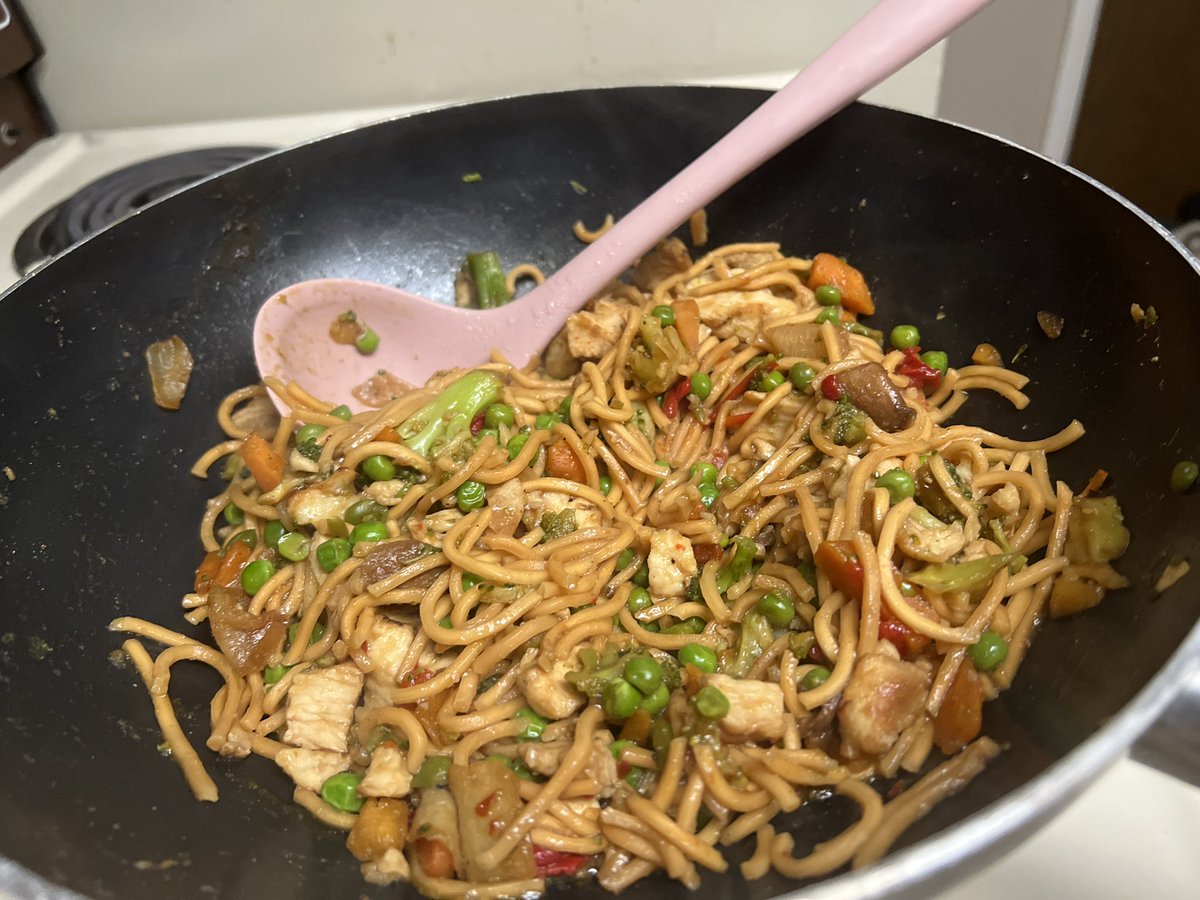 CherryGxth's tweet photo. Didnt count calories in a meal for first time in forever. lowkey tweaking balls eating it but I am distracting myself bigly but I eat some today and some tmrow :,) https://t.co/sPuH1jdzAn