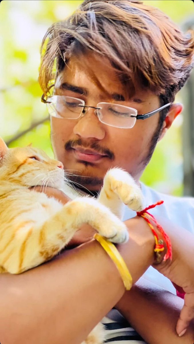 pulsenewsbreak's tweet image. తాళిక‌ట్టిన మూడు రోజుల‌కే వ‌రుడు మృతి

గుండెపోటుతో చ‌నిపోయిన వ‌రుడు అనిల్ కుమార్

రంగారెడ్డి జిల్లా బ‌డంగ్‌పేటలో పెళ్లింట విషాదం

క‌న్నీరుమున్నీరువుతున్న న‌వ వ‌ధువు

#HeartAttack #BridegroomHeartAttack #Rangareddy #Telangana