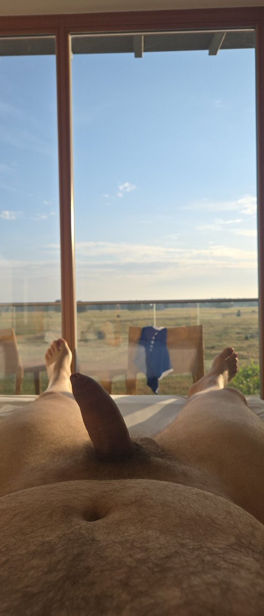 joacc7's tweet photo. #morningwood with a view https://t.co/PAYxgX9HLe