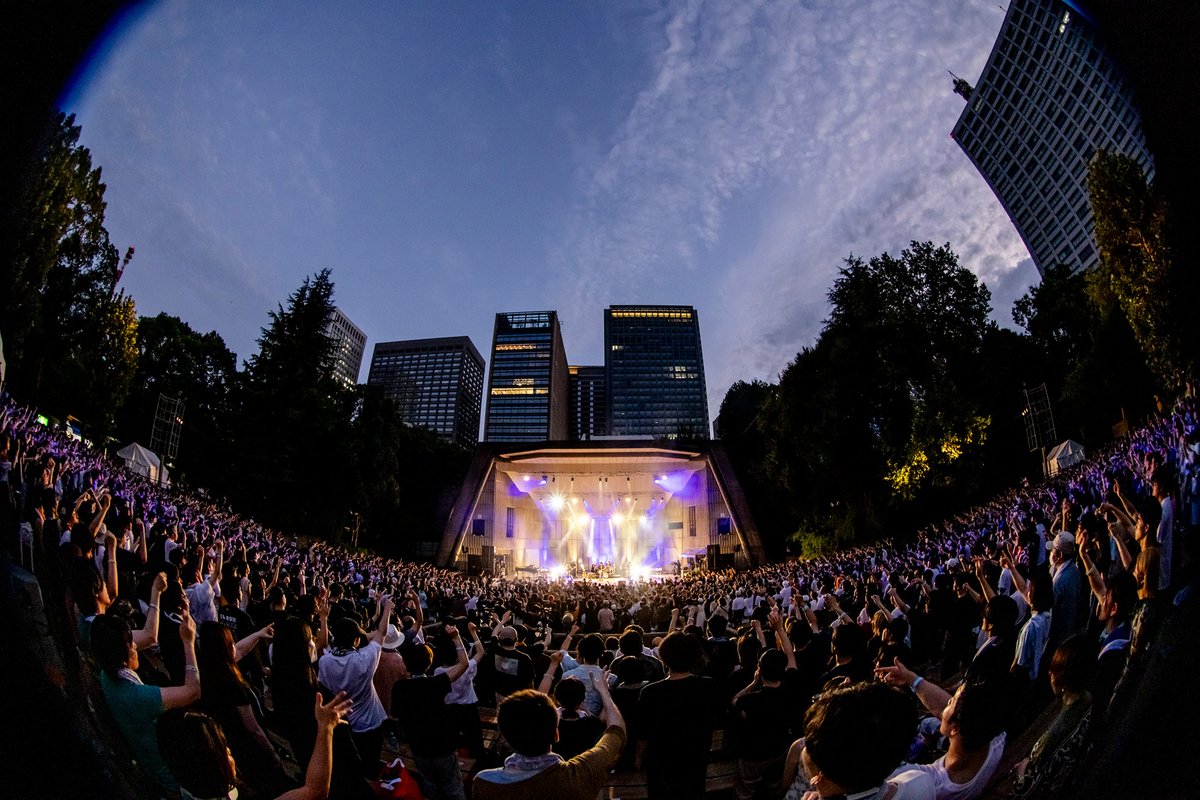 🌕ライブ映像公開🌕

あの夜から今日で1年🌃

a flood of circle デビュー15周年記念公演
“LIVE AT 日比谷野外大音楽堂”

Honey Moon Song のライブ映像を公開▷ youtu.be/2cuQcC5SG90

#フラッド #日比谷野音